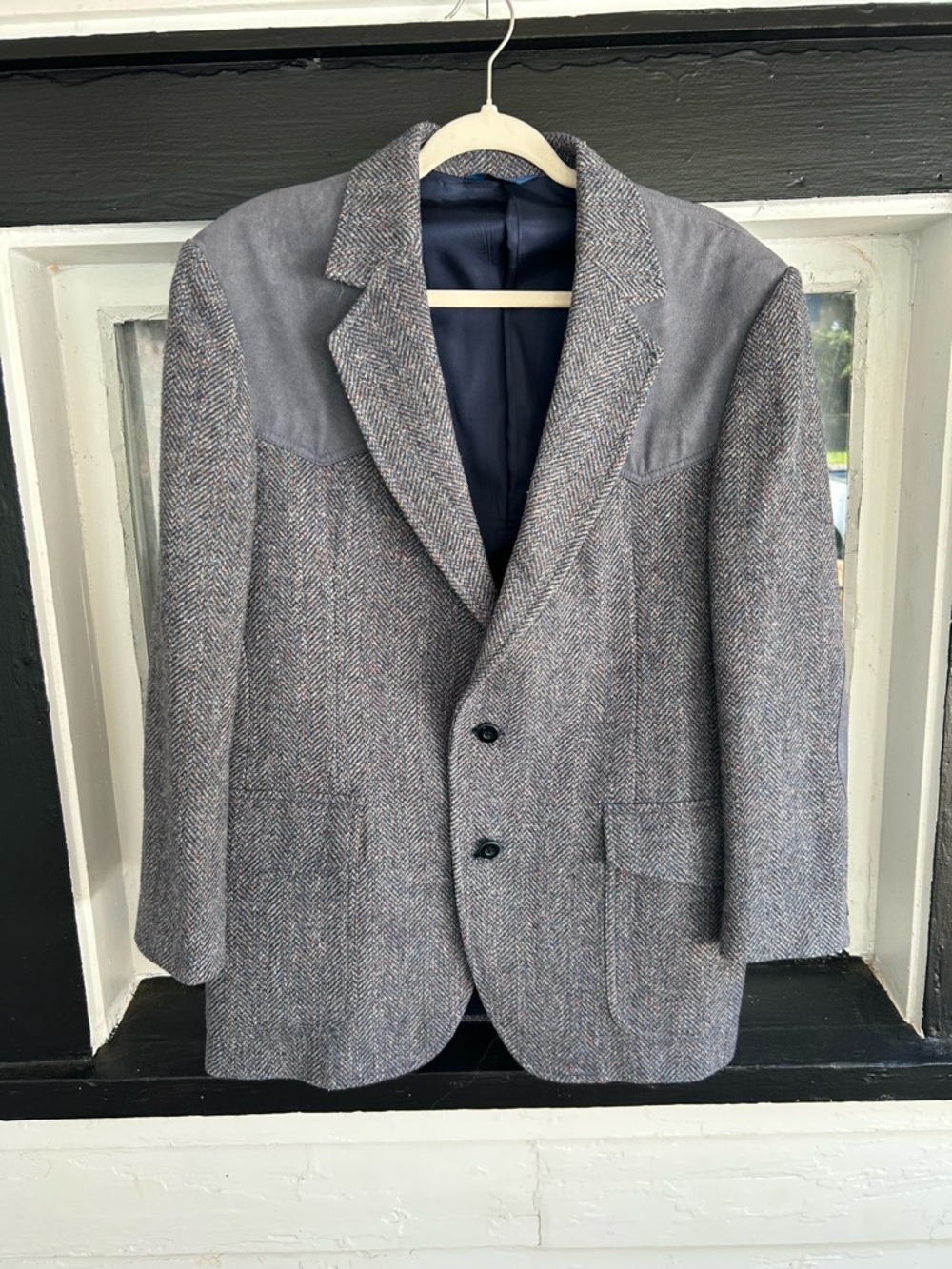 Vtg. Pendleton Gray Herringbone Wool Sport Coat with Navy Lining